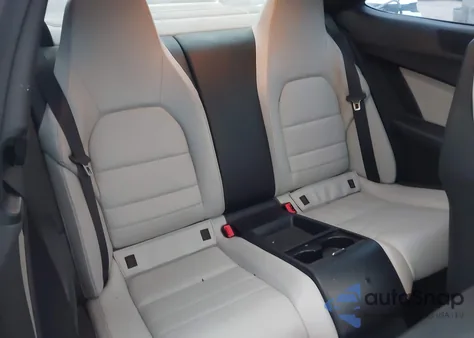 2013 Mercedes-Benz C 250 z USA, uszkodzony, nr VIN WDDGJ4HB8DF976187